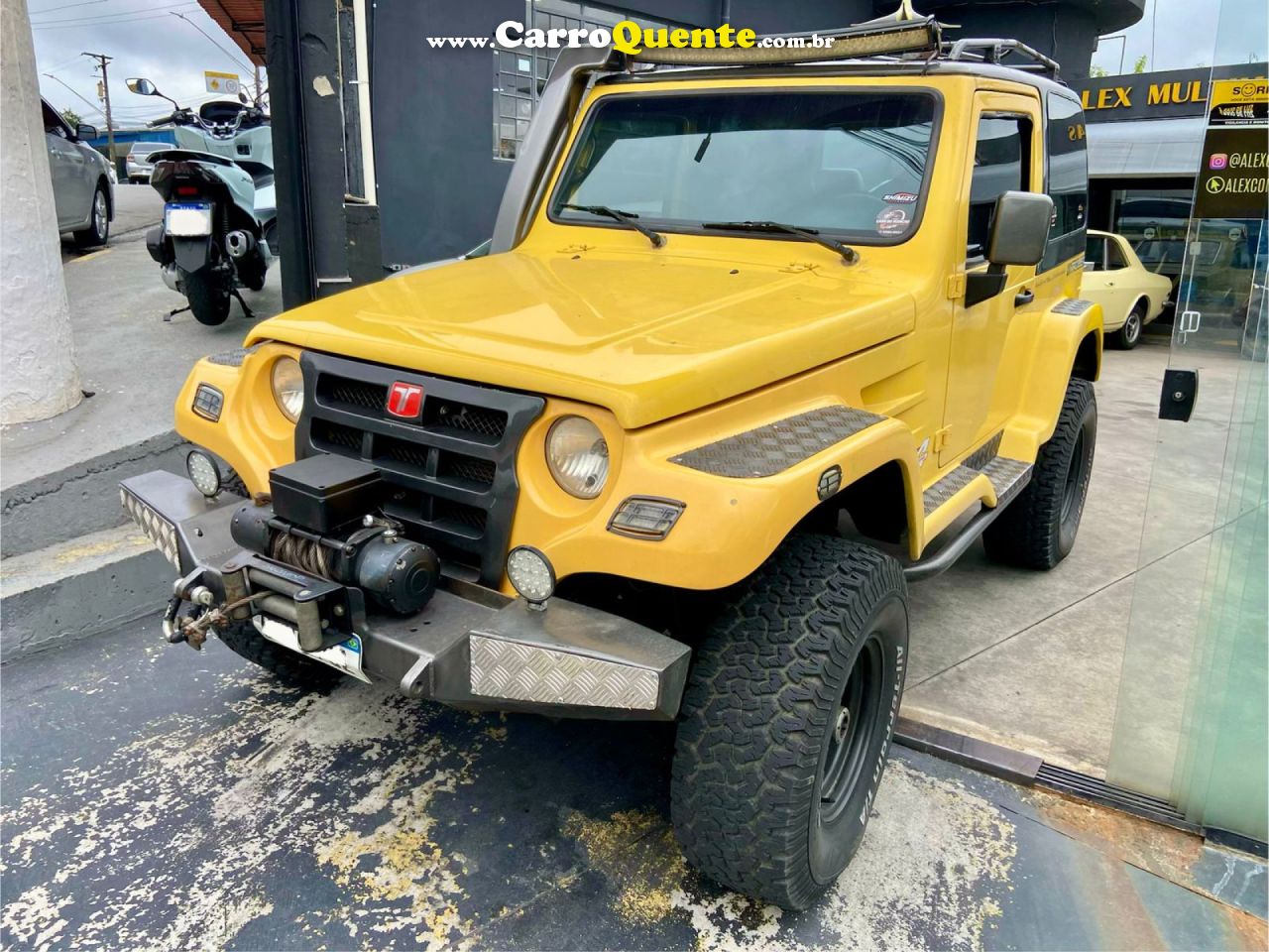 TROLLER   T-4 4X4 3.0 TB INT. CAP. RÍGIDA DIESEL   AMARELO 2009 3.0 DIESEL - Loja