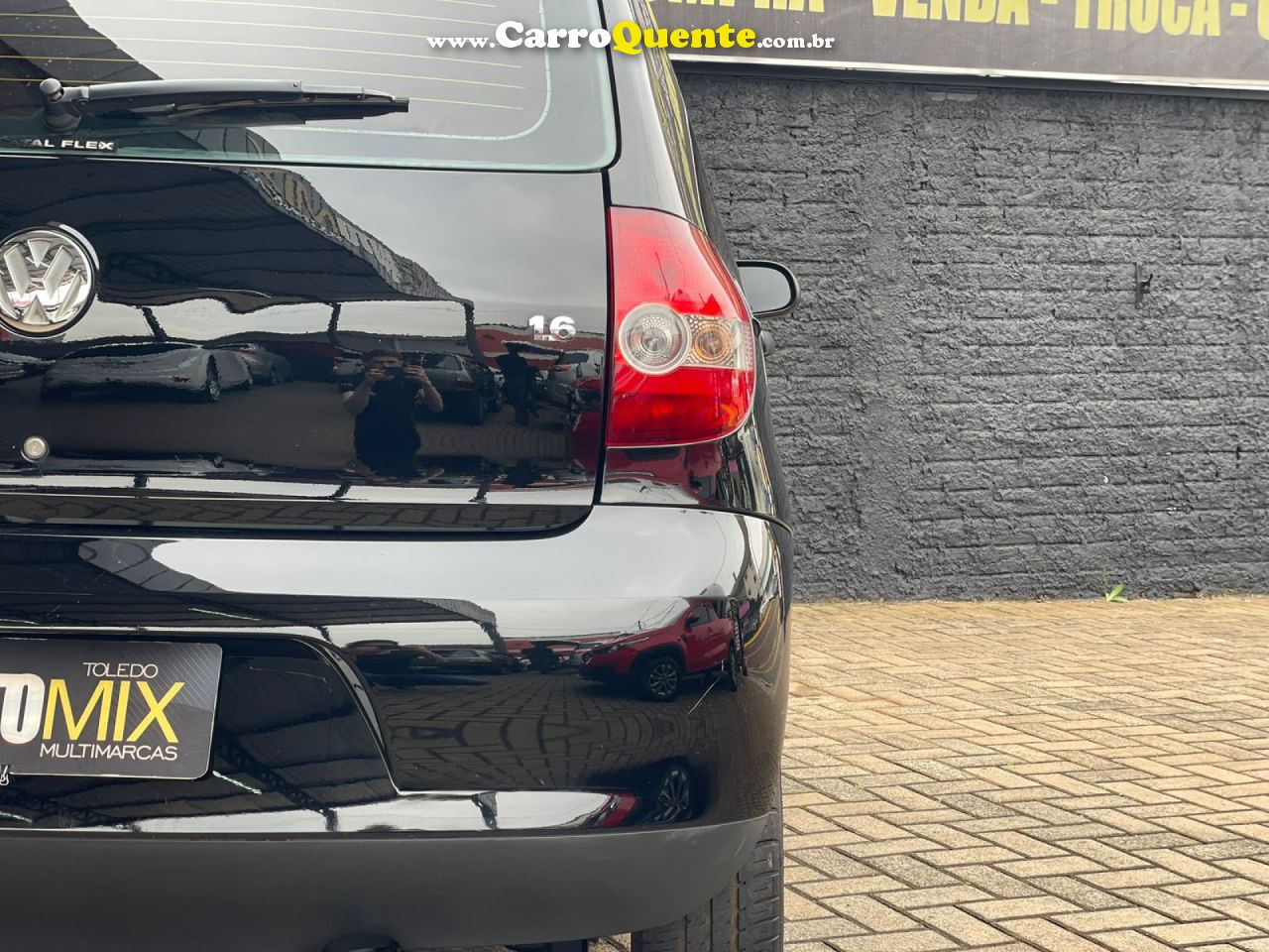 VOLKSWAGEN   FOX PLUS 1.6MI 1.6MI TOTAL FLEX 8V 4P   PRETO 2004 1.6 FLEX - Loja