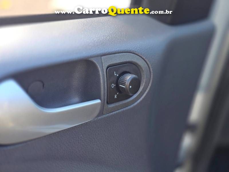 Saveiro 1.6 Mi Total Flex 8V CE 2014/2014 VolksWagen - Loja