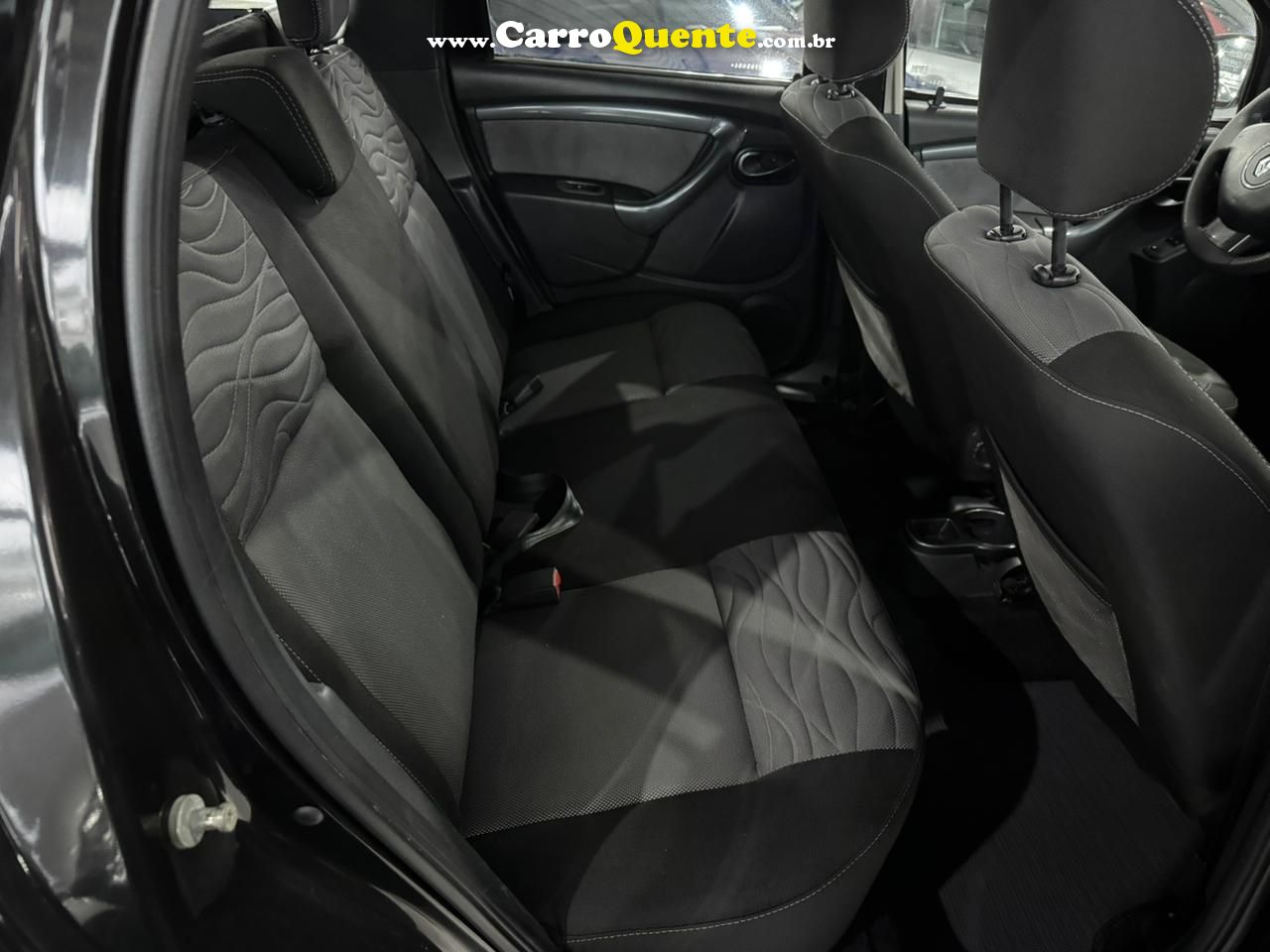 RENAULT DUSTER 2.0 DYNAMIQUE 4X2 16V 2014 - Loja