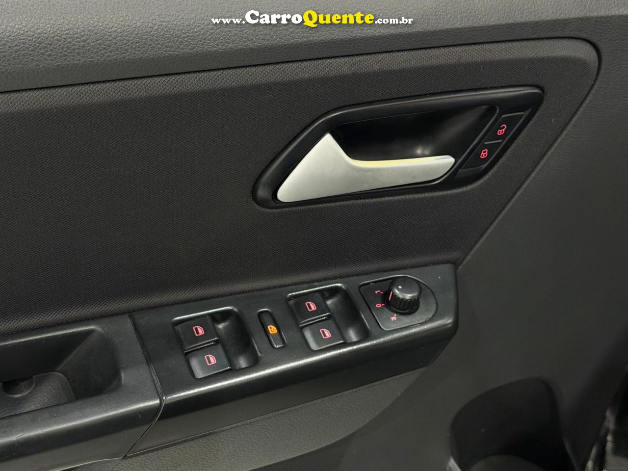 VOLKSWAGEN FOX 1.6 MI 8V 2013 - Loja