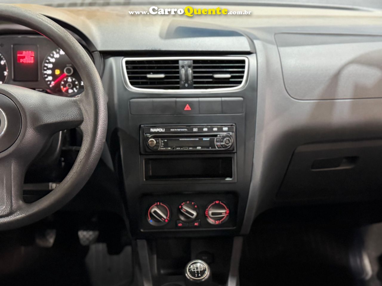 VOLKSWAGEN FOX 1.6 MI 8V 2013 - Loja