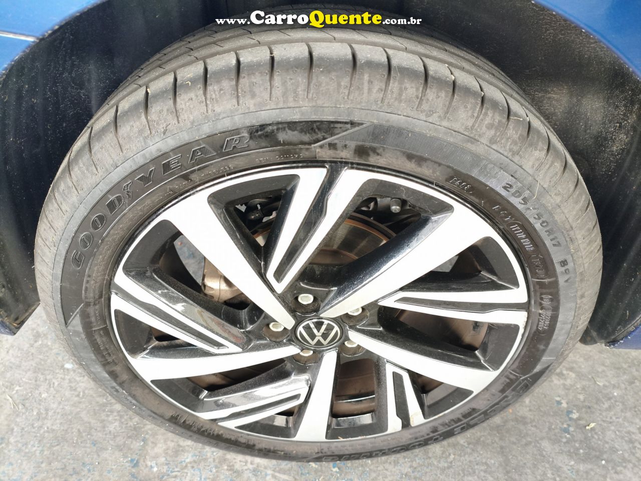 VOLKSWAGEN   VIRTUS HIGHLINE 200 TSI 1.0 FLEX 12V AUT   AZUL 2025 1.0 FLEX - Loja