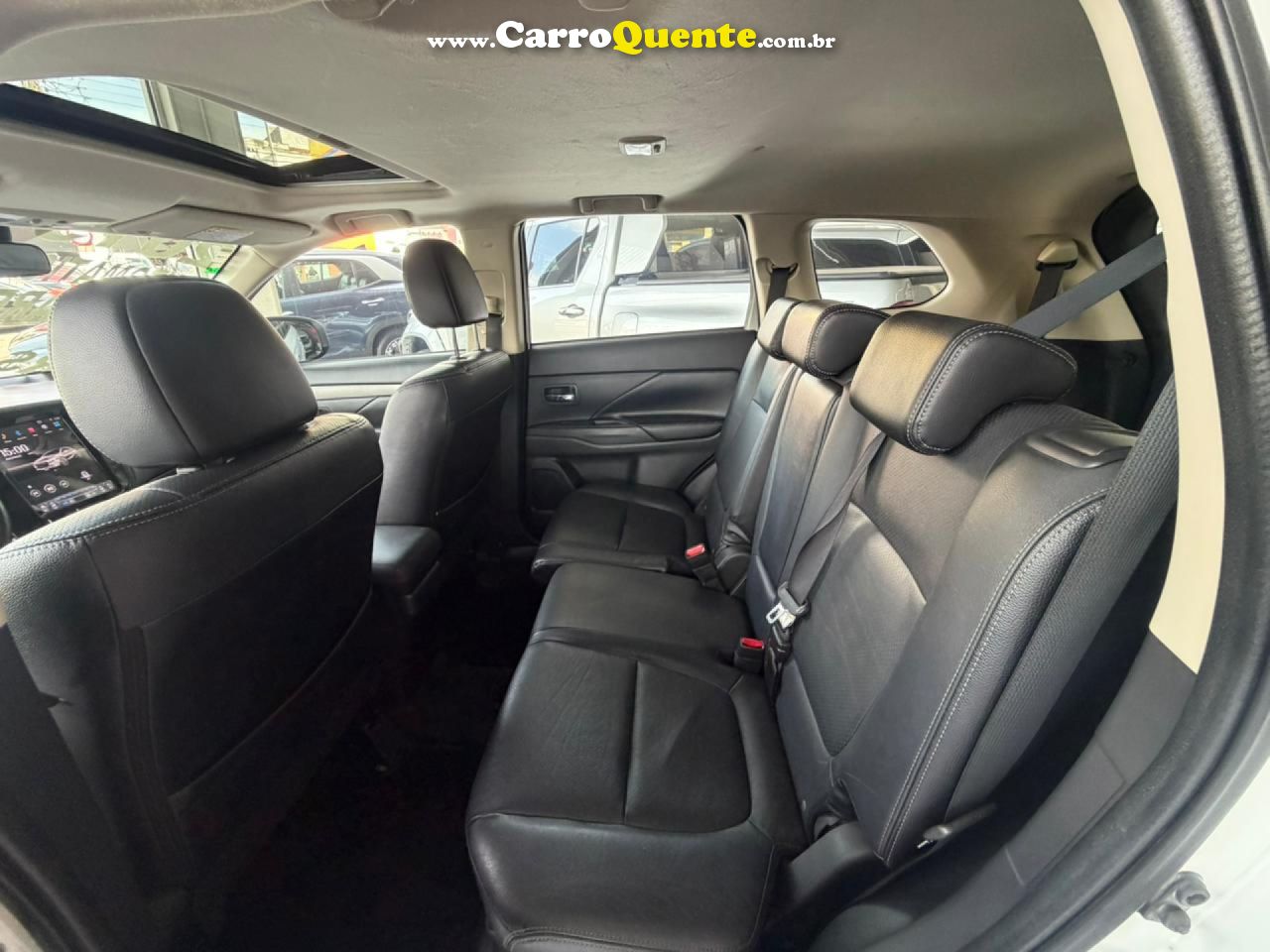 MITSUBISHI   OUTLANDER 3.0 GT 3.0 V6 AUT.   BRANCO 2015 3.0 GASOLINA - Loja