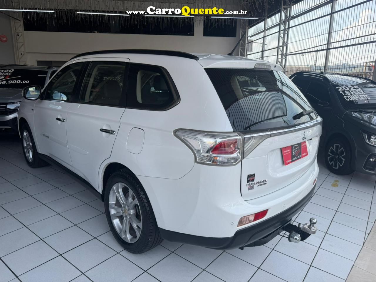 MITSUBISHI   OUTLANDER 3.0 GT 3.0 V6 AUT.   BRANCO 2015 3.0 GASOLINA - Loja
