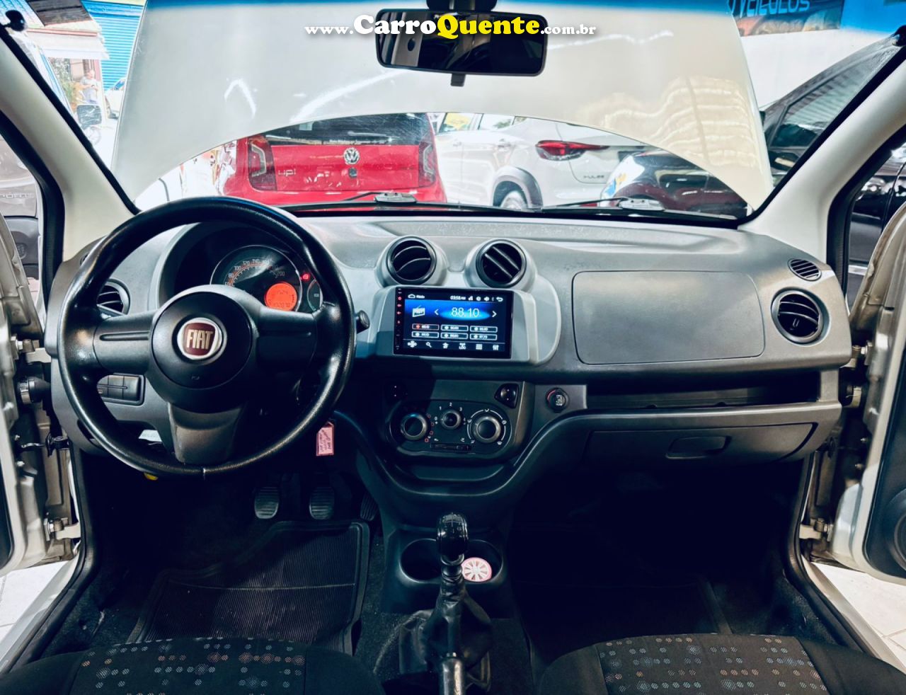 FIAT   UNO VIVACE CELEB. 1.0 EVO F.FLEX 8V 5P   PRATA 2013 1.0 FLEX - Loja