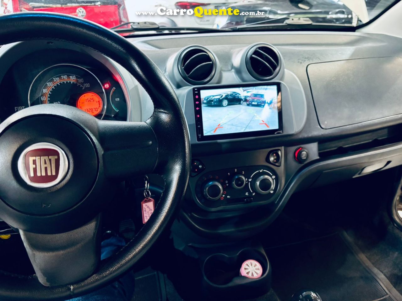 FIAT   UNO VIVACE CELEB. 1.0 EVO F.FLEX 8V 5P   PRATA 2013 1.0 FLEX - Loja