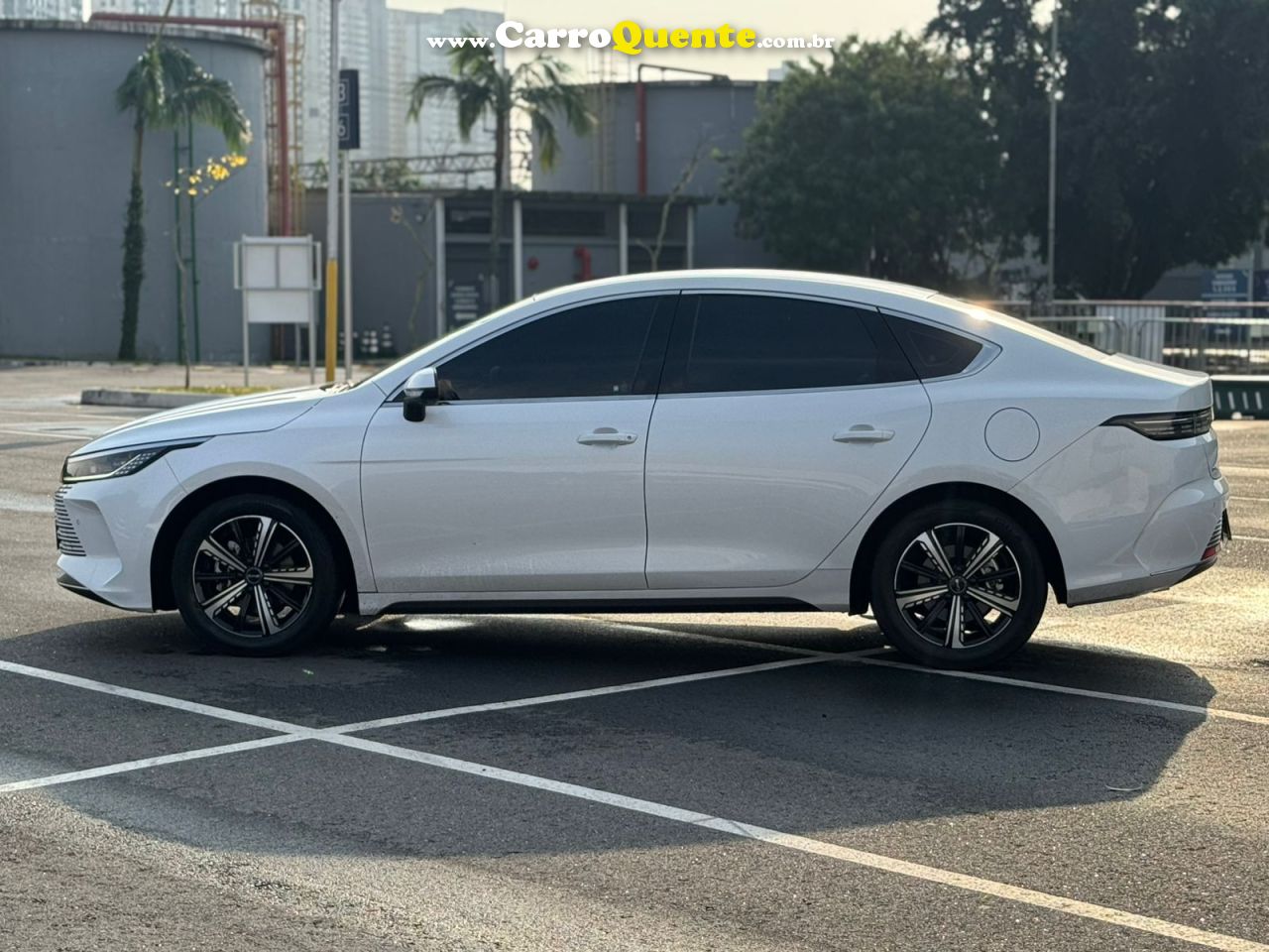 BYD KING 1.5 DM-I PHEV GL 2025 - Loja