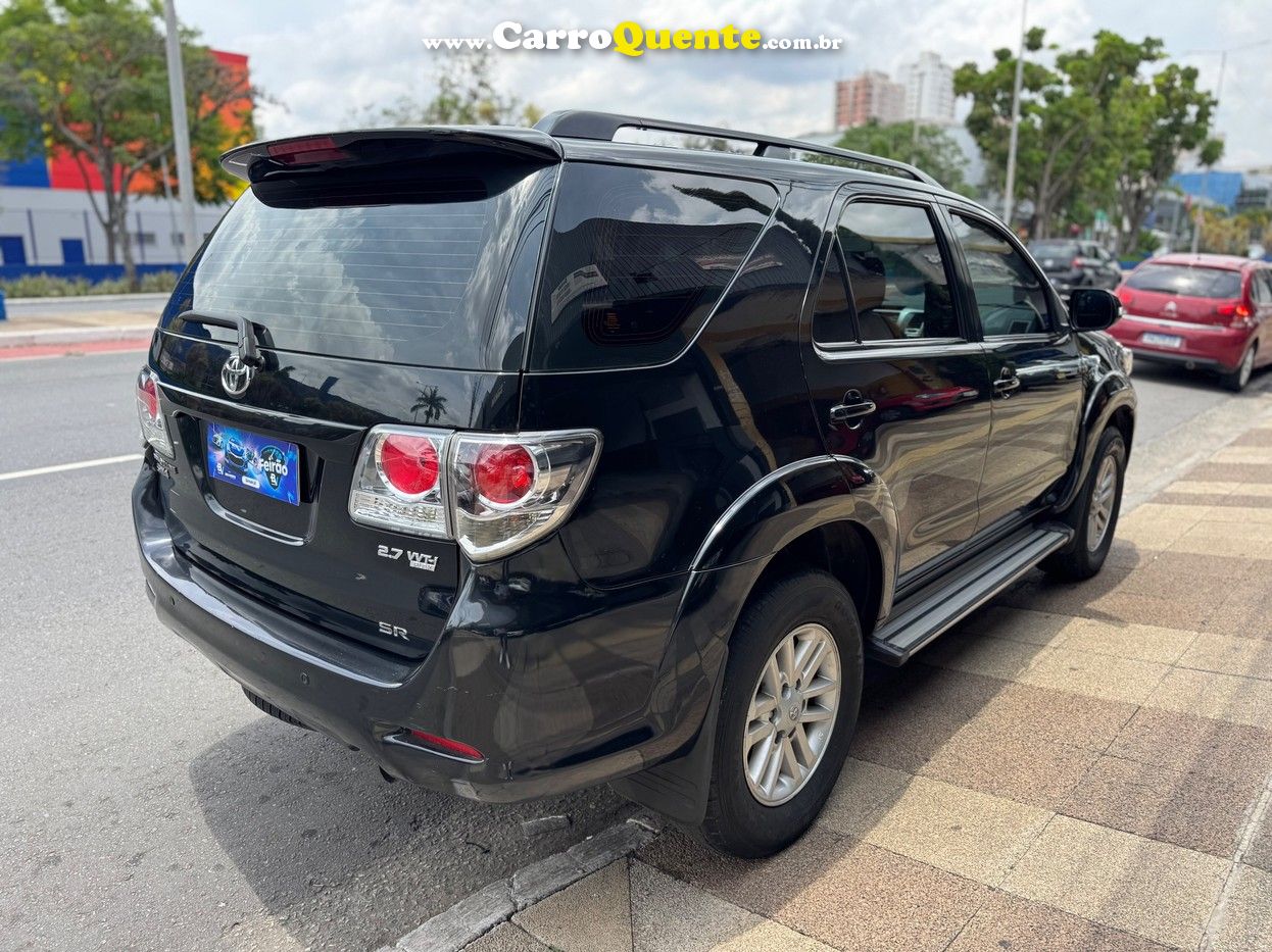 TOYOTA HILUX SW4 2.7 SR 4X2 16V 2013 - Loja