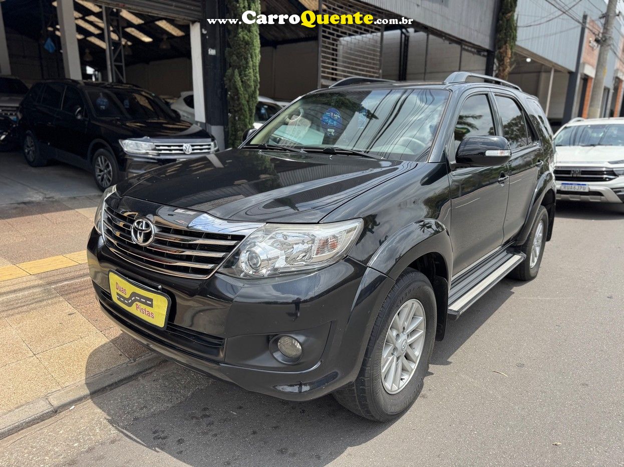 TOYOTA HILUX SW4 2.7 SR 4X2 16V 2013 - Loja