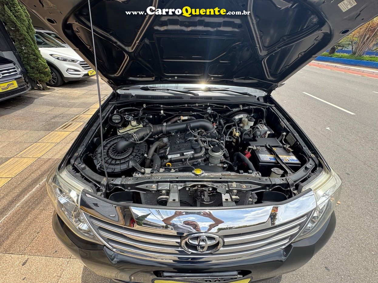 TOYOTA HILUX SW4 2.7 SR 4X2 16V 2013 - Loja