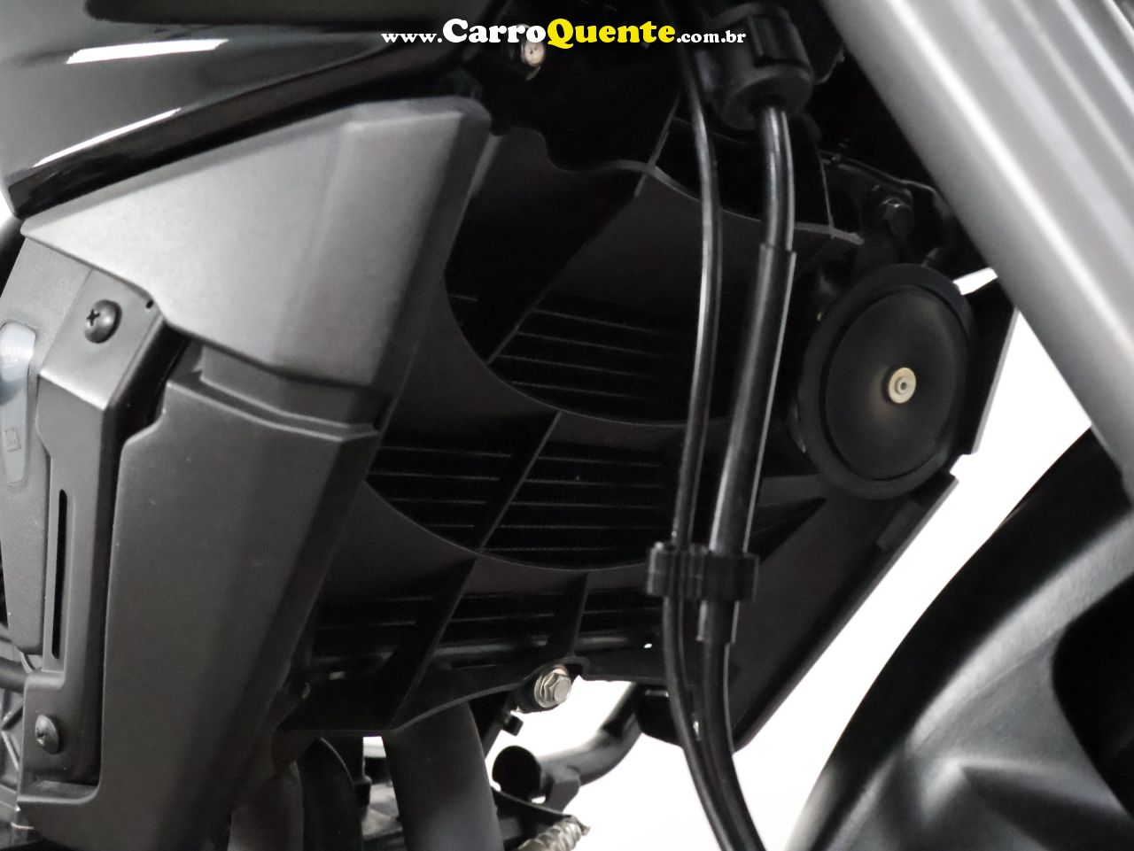 BAJAJ DOMINAR 200 ABS 2025 - Loja