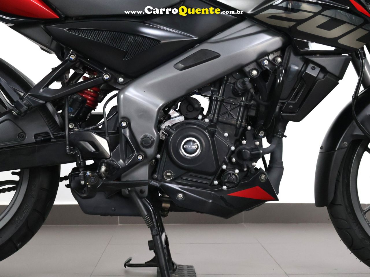 BAJAJ DOMINAR 200 ABS 2025 - Loja