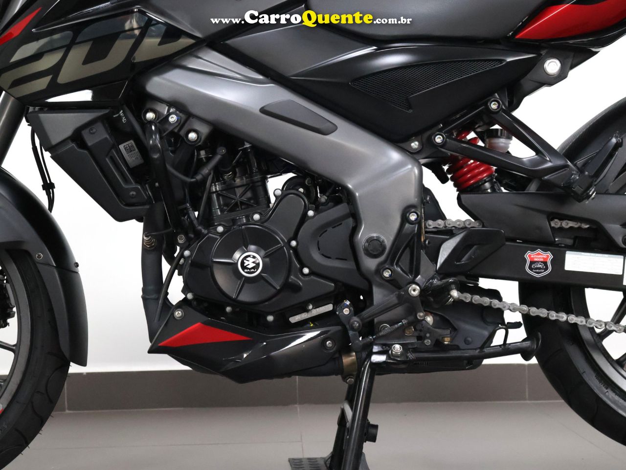 BAJAJ DOMINAR 200 ABS 2025 - Loja