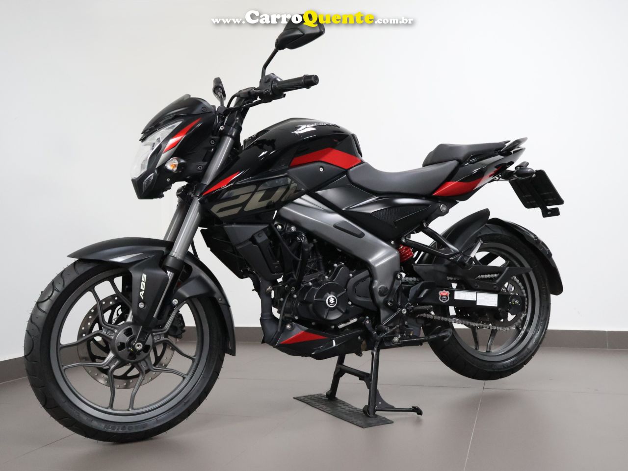 BAJAJ DOMINAR 200 ABS 2025 - Loja