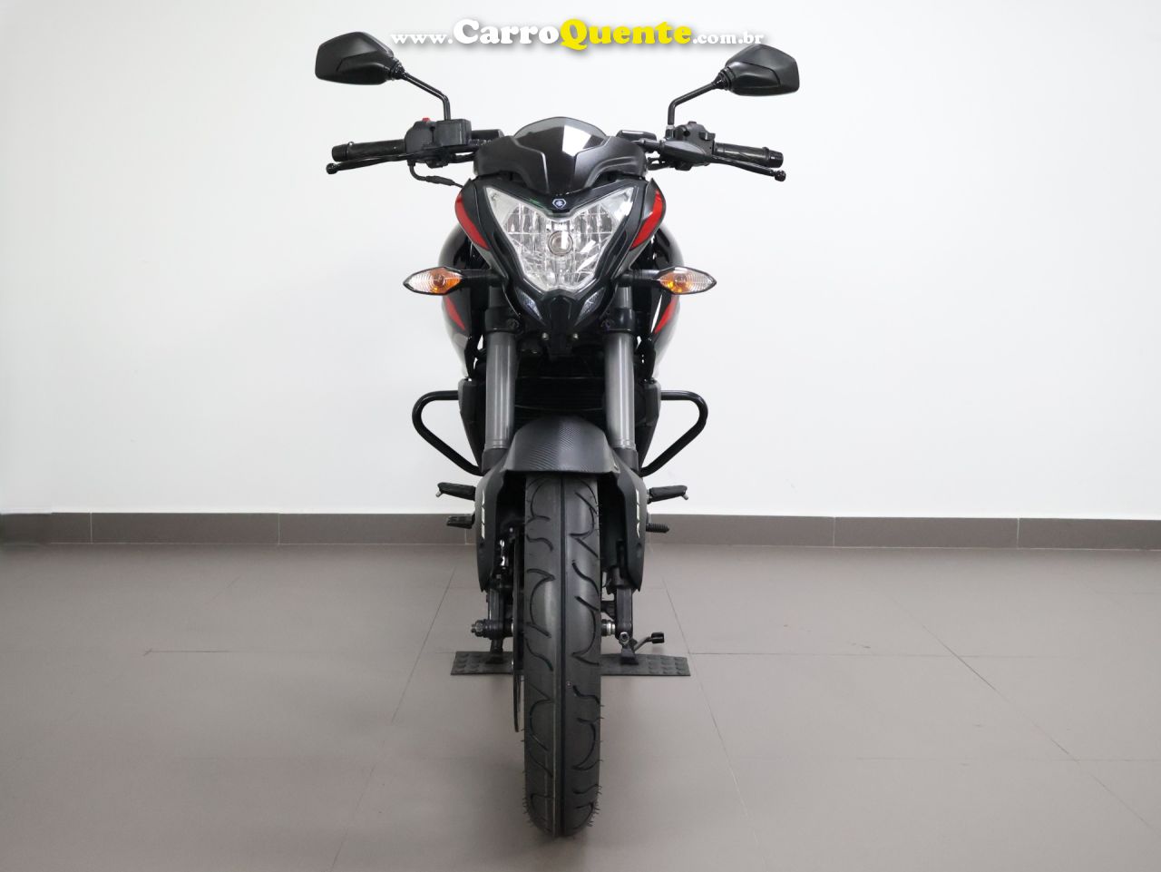 BAJAJ DOMINAR 200 ABS 2025 - Loja