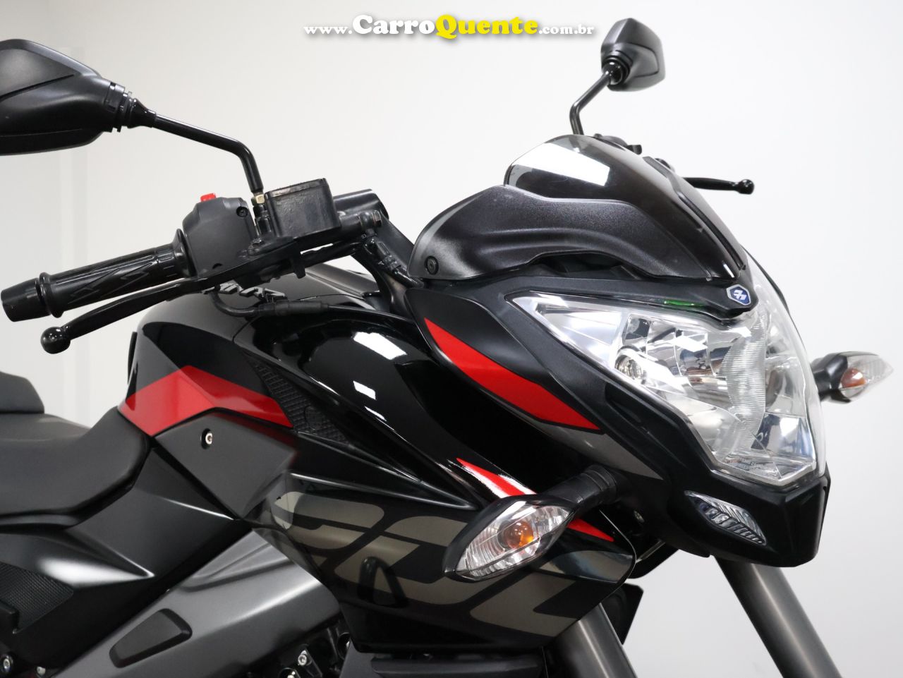 BAJAJ DOMINAR 200 ABS 2025 - Loja