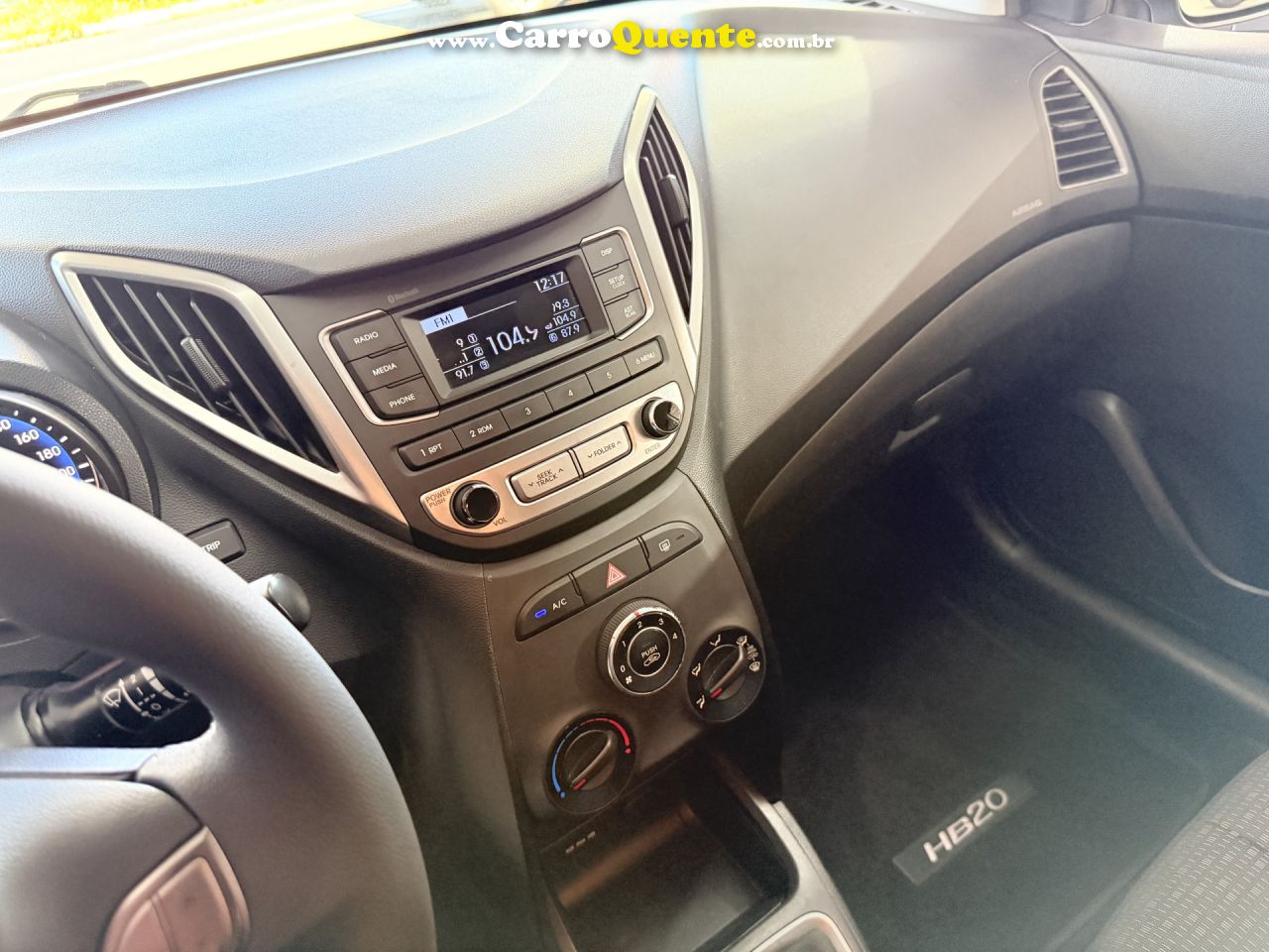 HYUNDAI   HB20 COMF.C.PLUSC.STYLE 1.0 FLEX 12V   PRATA 2017 1.0 FLEX - Loja