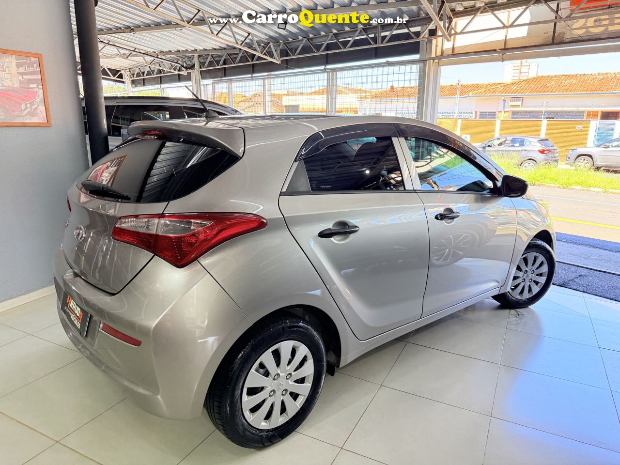 HYUNDAI   HB20 COMF.C.PLUSC.STYLE 1.0 FLEX 12V   PRATA 2017 1.0 FLEX - Loja