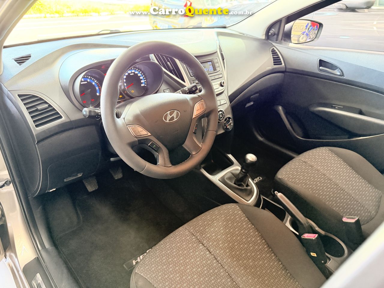 HYUNDAI   HB20 COMF.C.PLUSC.STYLE 1.0 FLEX 12V   PRATA 2017 1.0 FLEX - Loja
