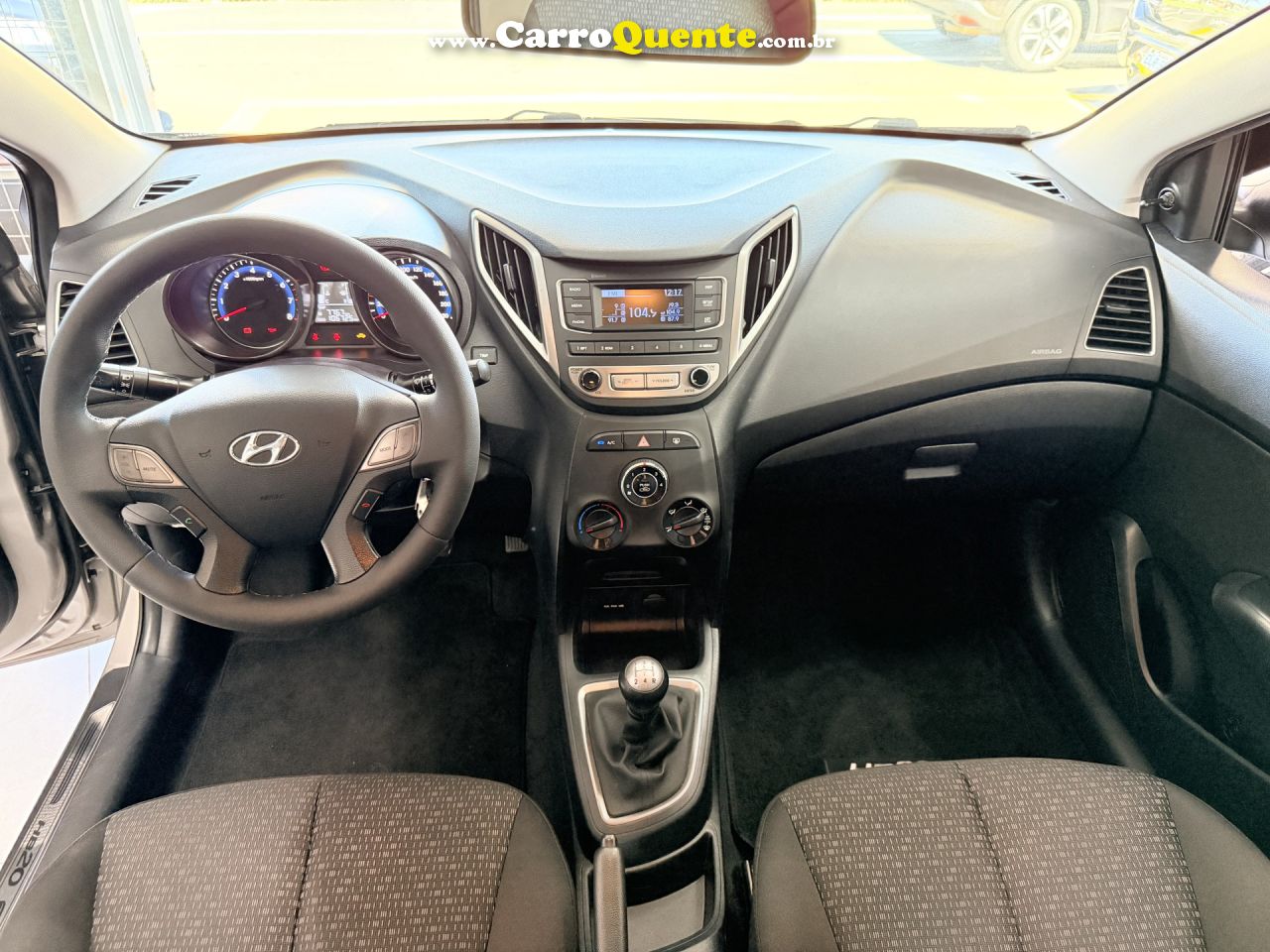 HYUNDAI   HB20 COMF.C.PLUSC.STYLE 1.0 FLEX 12V   PRATA 2017 1.0 FLEX - Loja