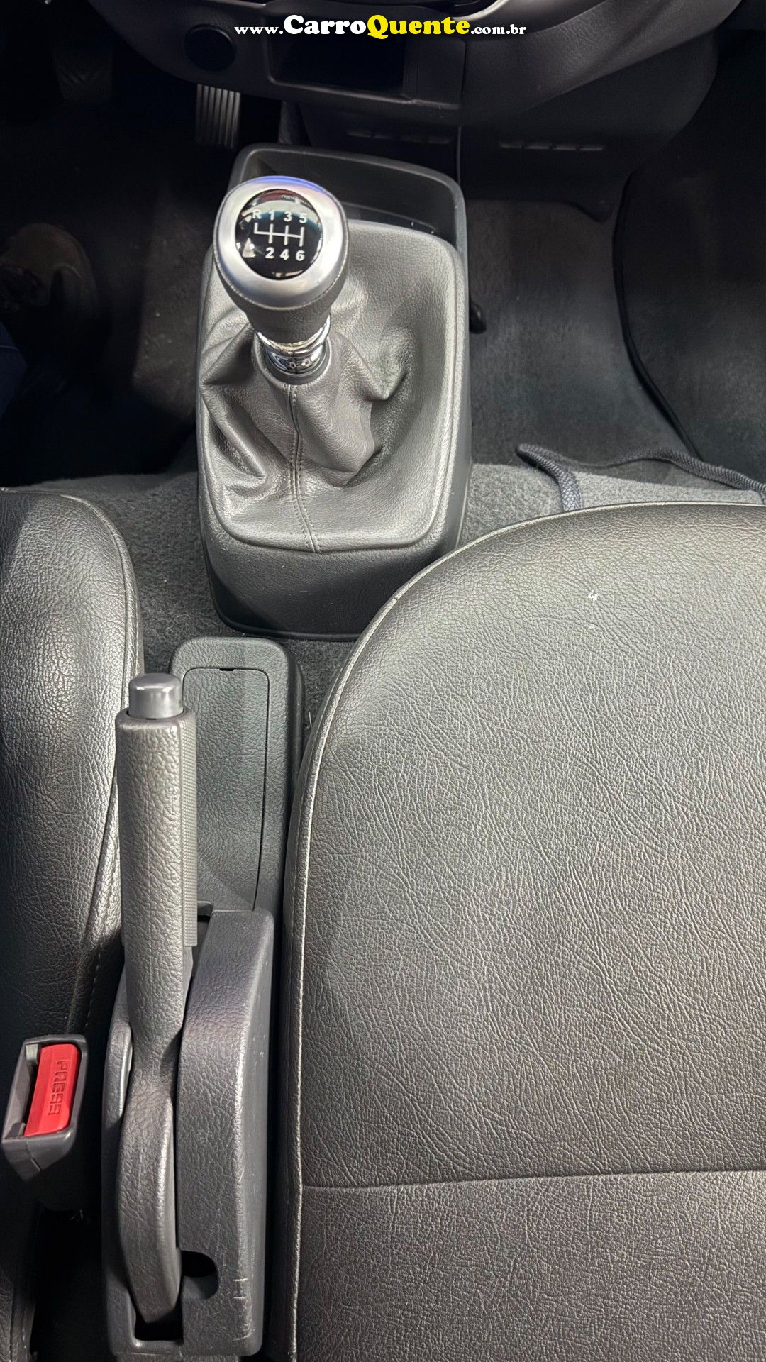 KIA   BONGO K-2500 2.5 4X2 TB DIESEL   BRANCO 2023 2.5 DIESEL - Loja