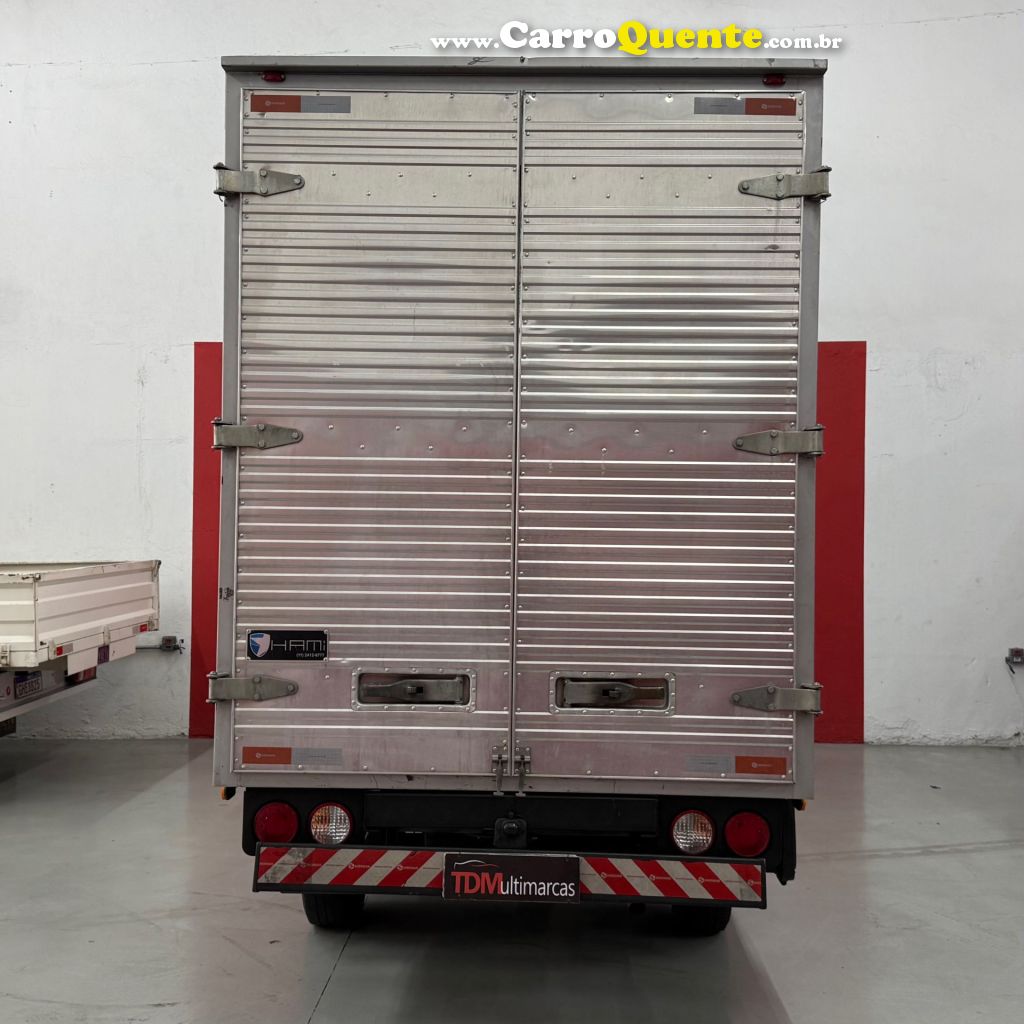 KIA   BONGO K-2500 2.5 4X2 TB DIESEL   BRANCO 2023 2.5 DIESEL - Loja
