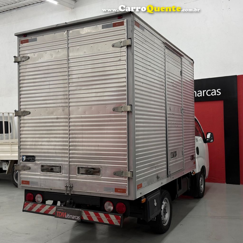 KIA   BONGO K-2500 2.5 4X2 TB DIESEL   BRANCO 2023 2.5 DIESEL - Loja