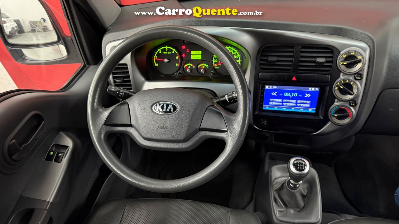 KIA   BONGO K-2500 2.5 4X2 TB DIESEL   BRANCO 2023 2.5 DIESEL - Loja