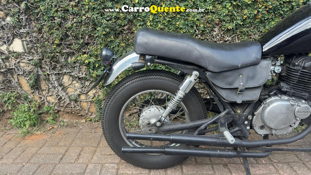 SUZUKI   INTRUDER 250   PRETO 1997 250 GASOLINA - Loja