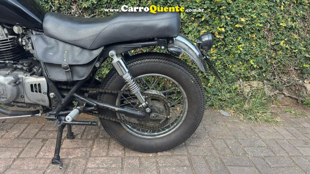 SUZUKI   INTRUDER 250   PRETO 1997 250 GASOLINA - Loja
