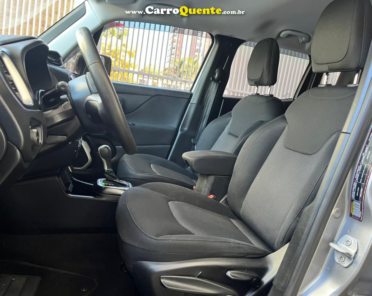JEEP   RENEGADE AUTOMATICA FLEX 2019 UNICO DONO MULTIMIDIA RODAS EXCELENTE ESTADO   PRATA 2019 1.8 FLEX - Loja