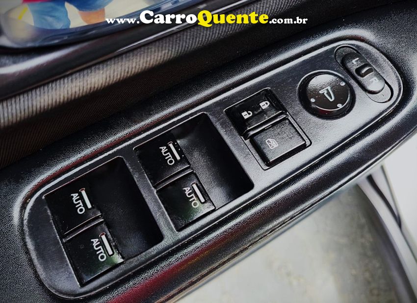 Honda HR-V 1.8 16V FLEX LX 4P AUTOMÁTICO - Loja