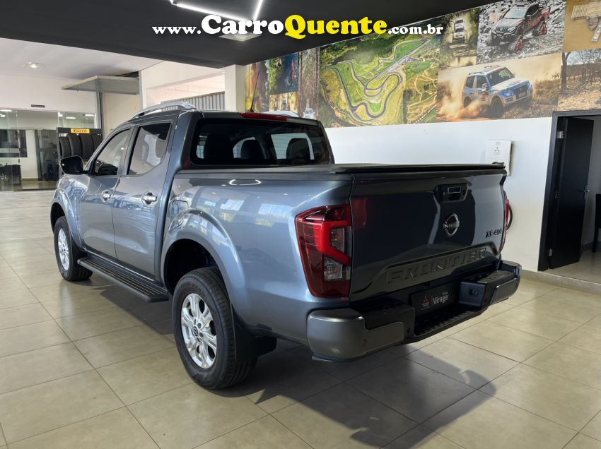Nissan FRONTIER 2.3 16V TURBO DIESEL XE CD 4X4 AUTOMÁTICO - Loja