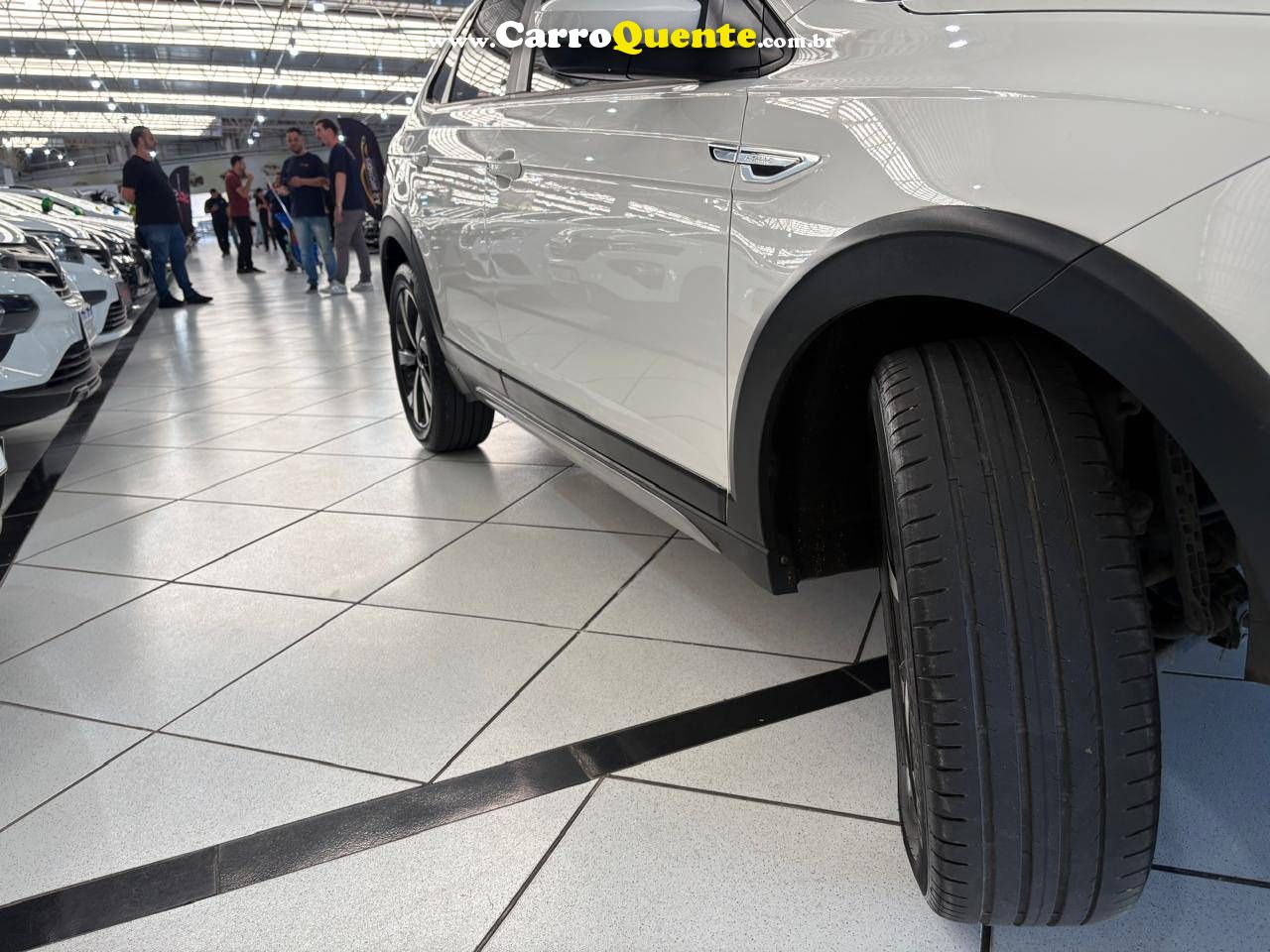 VOLKSWAGEN NIVUS 1.0 200 TSI TOTAL HIGHLINE 2024 - Loja