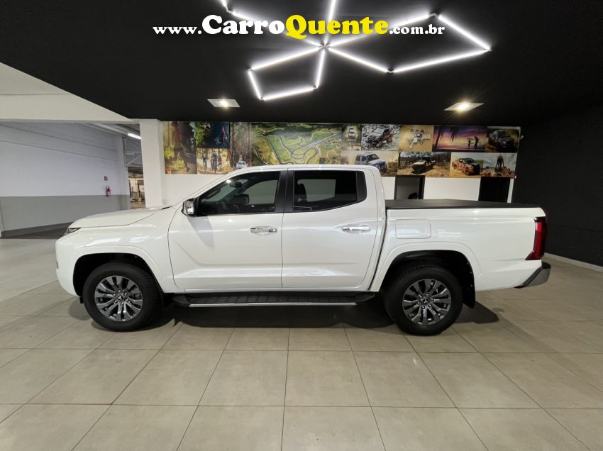 Mitsubishi TRITON 2.4 BITURBO DIESEL CD HPE-S 4X4 AUTOMÁTICO - Loja