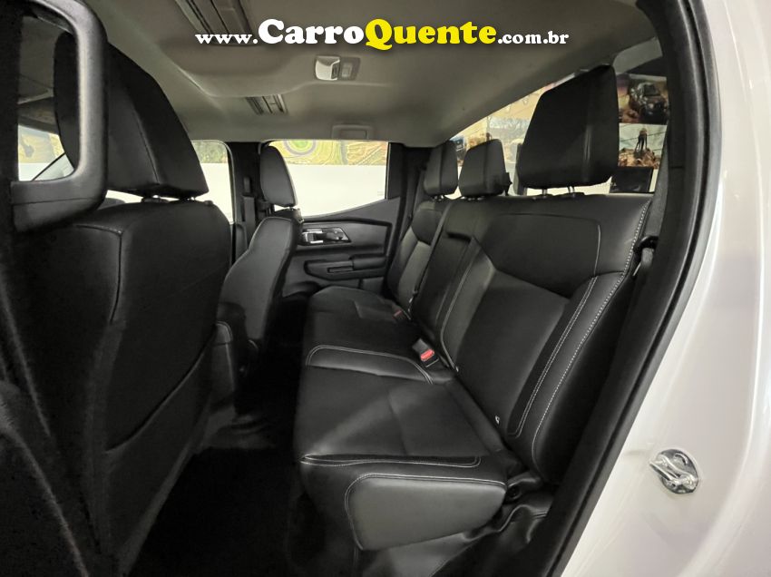 Mitsubishi TRITON 2.4 BITURBO DIESEL CD HPE-S 4X4 AUTOMÁTICO - Loja