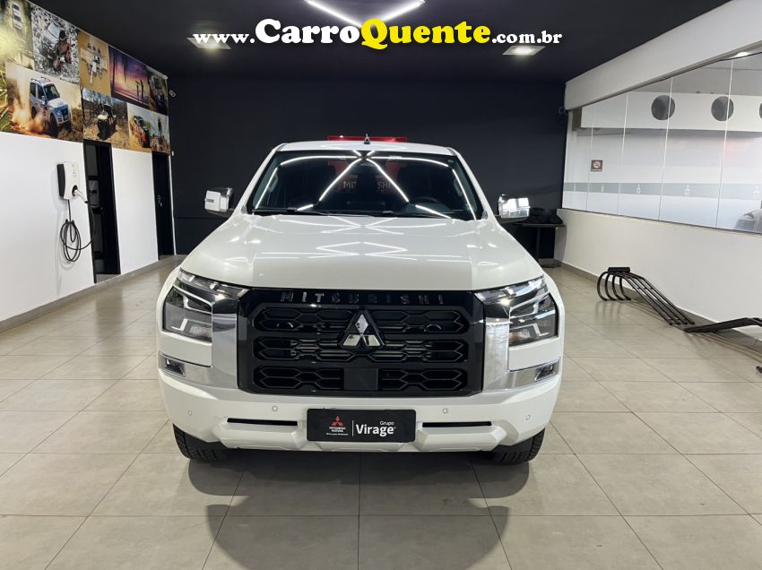 Mitsubishi TRITON 2.4 BITURBO DIESEL CD HPE-S 4X4 AUTOMÁTICO - Loja