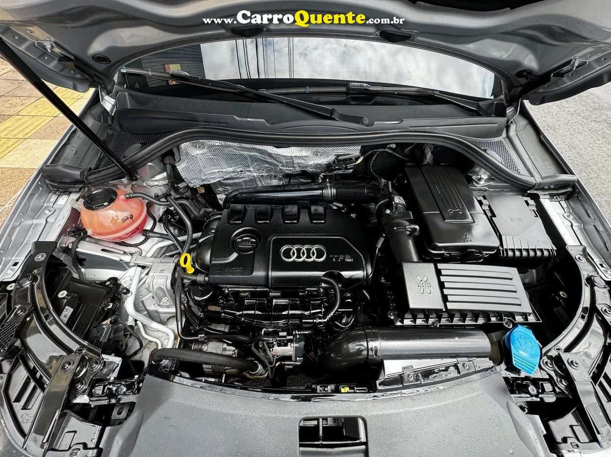 AUDI Q3 2.0 TFSI AMBIENTE QUATTRO 2015 - Loja