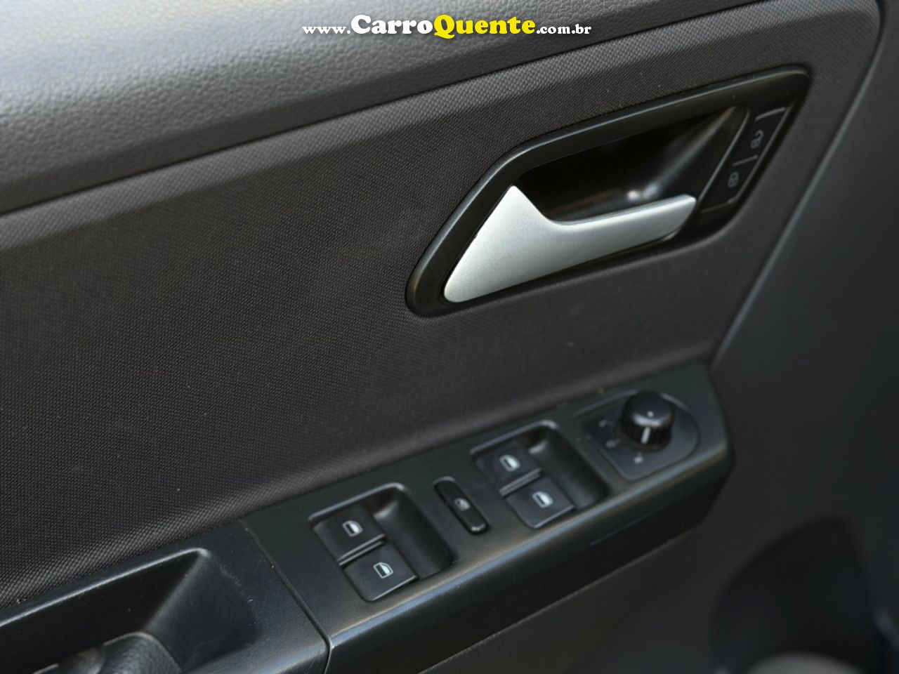 VOLKSWAGEN FOX 1.0 MI 8V 2014 - Loja