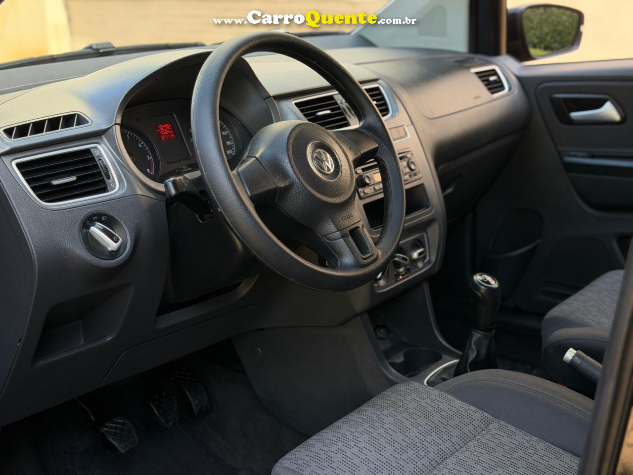 VOLKSWAGEN FOX 1.0 MI 8V 2014 - Loja