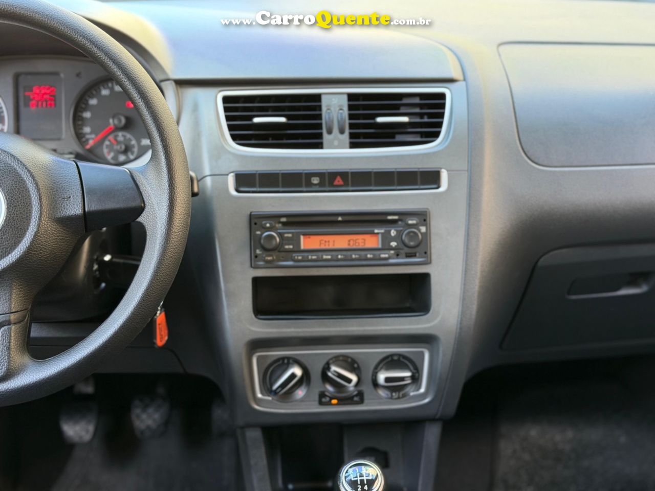 VOLKSWAGEN FOX 1.0 MI 8V 2014 - Loja