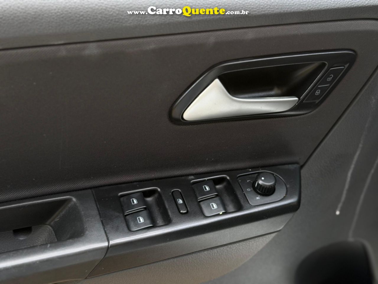 VOLKSWAGEN FOX 1.0 MI COMFORTLINE 8V 2015 - Loja