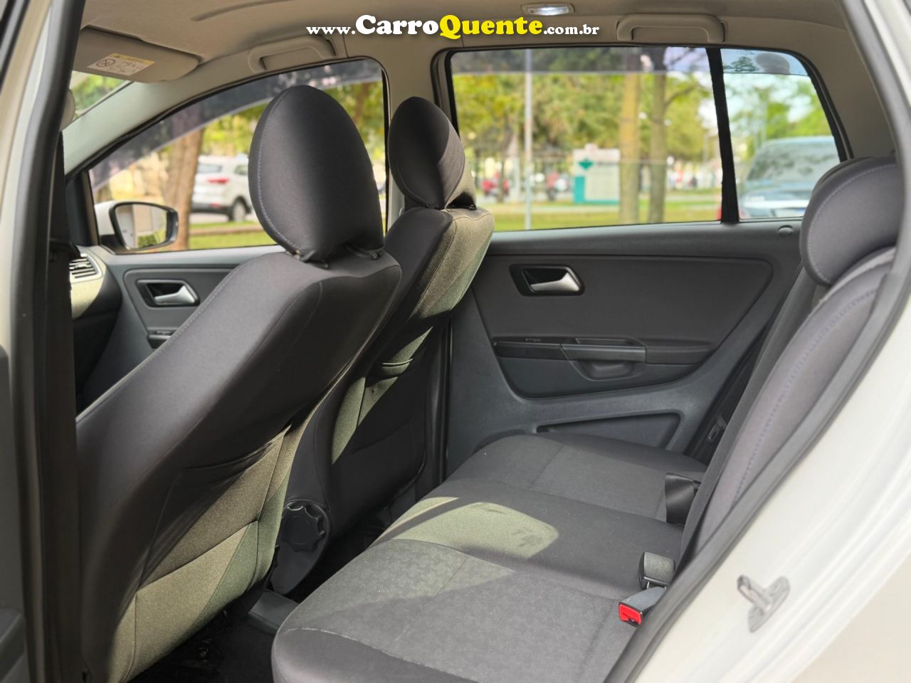 VOLKSWAGEN FOX 1.0 MI COMFORTLINE 8V 2015 - Loja