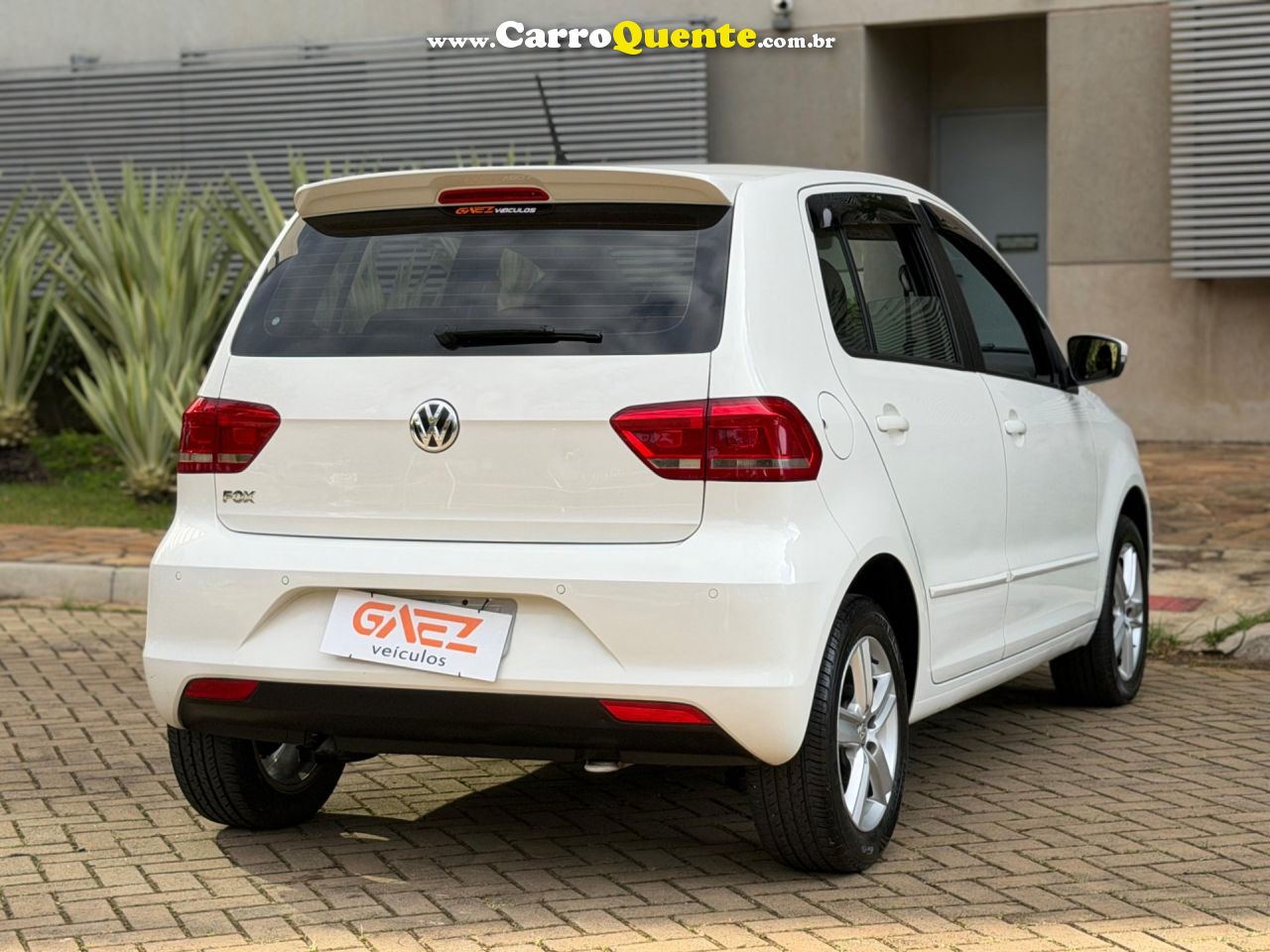 VOLKSWAGEN FOX 1.0 MI COMFORTLINE 8V 2015 - Loja