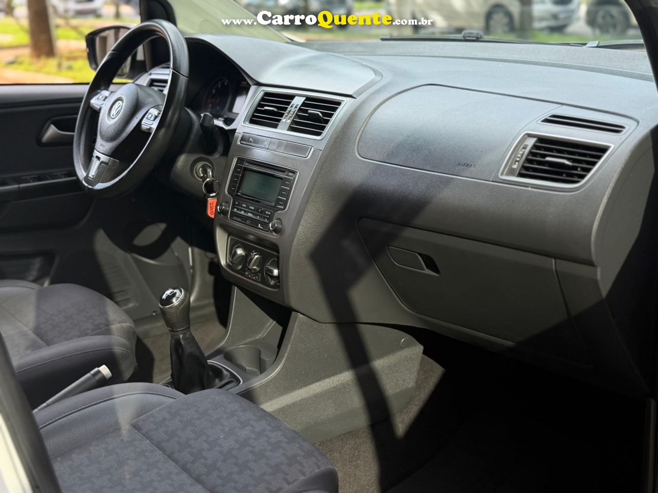 VOLKSWAGEN FOX 1.0 MI COMFORTLINE 8V 2015 - Loja