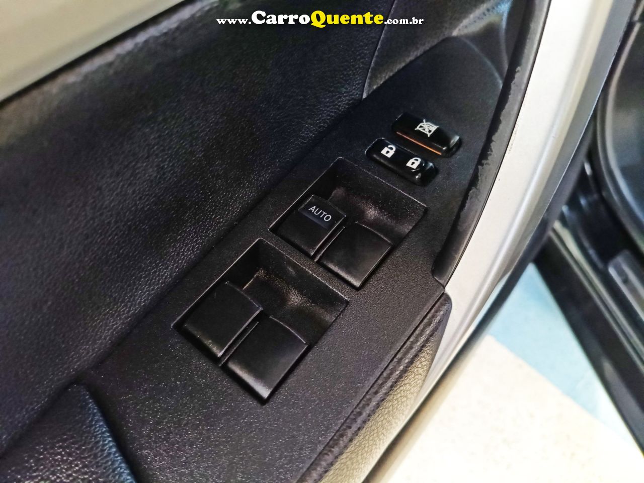 TOYOTA COROLLA 1.8 GLI 16V 2017 - Loja