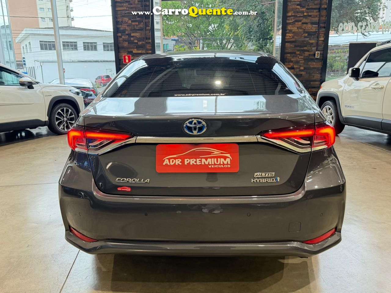 TOYOTA COROLLA 1.8 VVT-I ALTIS PREMIUM HIBRIDO 2024 - Loja
