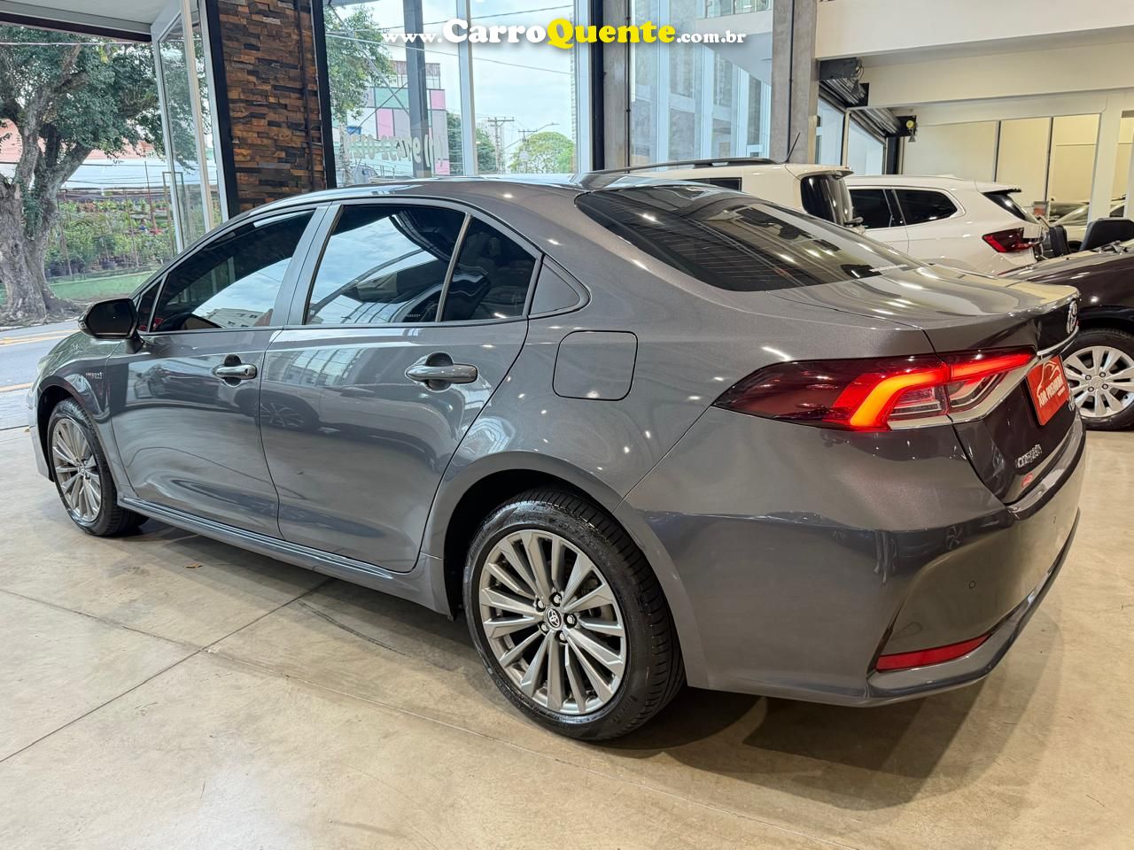 TOYOTA COROLLA 1.8 VVT-I ALTIS PREMIUM HIBRIDO 2024 - Loja