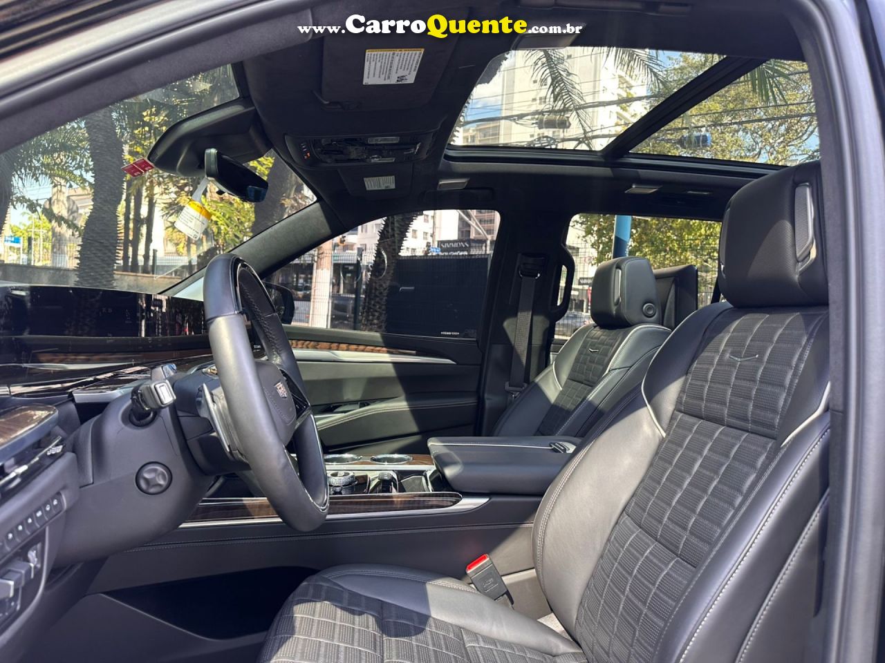 CADILLAC   6.2 V8 GASOLINA SPORT 4WD AUTO   PRETO 2025 6.2 GASOLINA - Loja